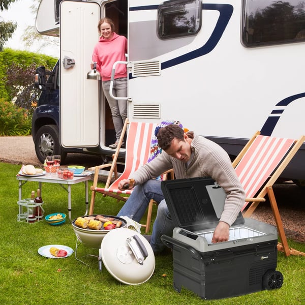 Outsunny Bilkøleboks 40L med Kompressor, LED Lys, Hjul, 12/24V DC & 110-240V AC, Grå/Sort