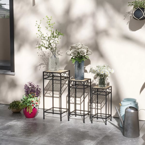 Outsunny 3-delt plantestativ, stabelbar blomsteropsats, urtepotteskjuler med rattan-look, planteskammel til have og altan, metal, guld