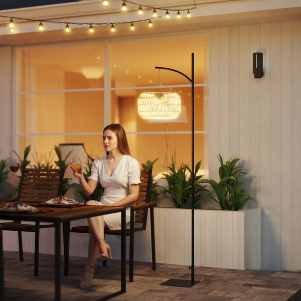 Outsunny Rattan Solcellelampe til haven - Gul PE-rattan, IP44, automatisk lyssensor