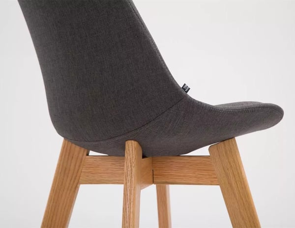 Set med 2 Metz Barstolar, Mörkgrå Tygsits, Ben i Ek, 76 cm Sitthöjd