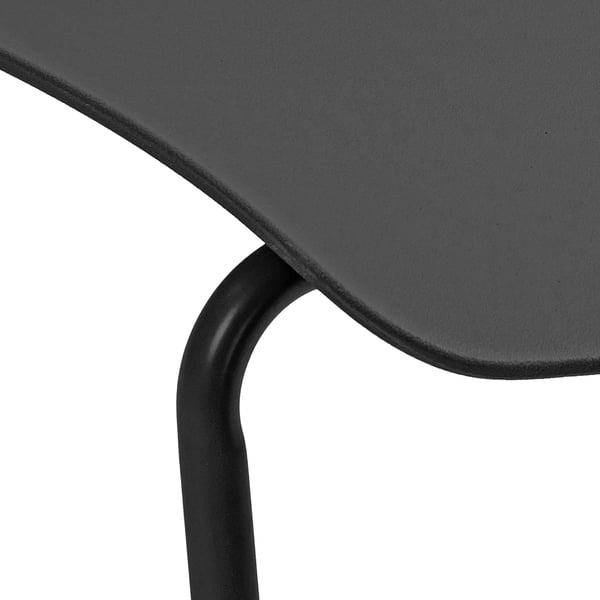 Houma Besøgs- og Konferencestol - Sort Plastiksæde med Mat Sort Metalramme, Stabelbar (8 høj), 135 kg Kapacitet