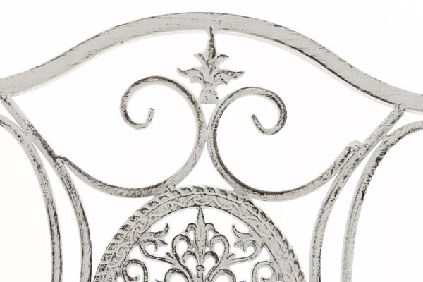Antik hvid metal siddegruppe med håndlavede detaljer og bord
