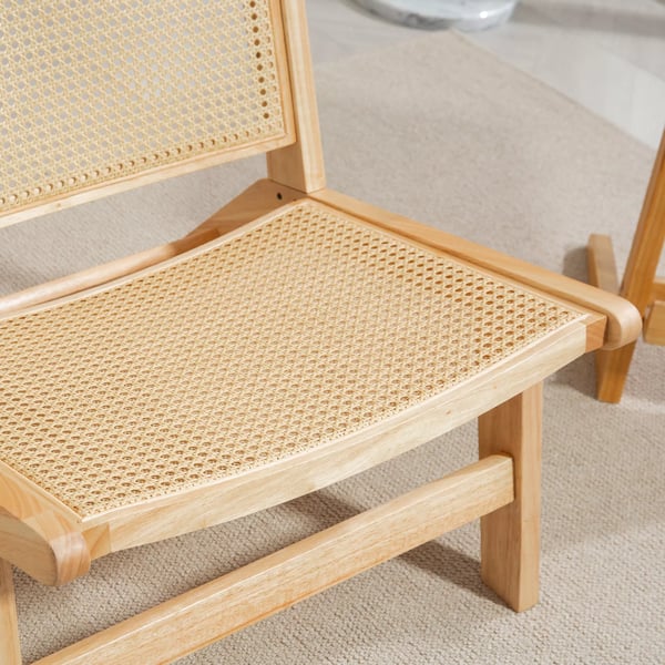 HOMCOM Lænestol i naturtræ af gummitræ med rattan-ryglæn - perfekt til stuen eller soveværelset