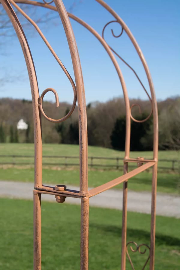 Melissa Rosenbue med Port - Antik Brun Metal, 220cm Højde