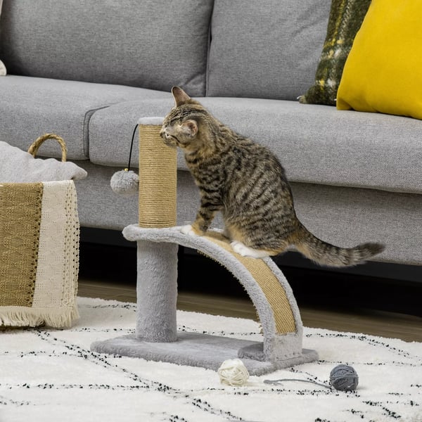 Kradsetræ til katte fra PawHut i grå, med massagefunktion, kradseplade, jutestolpe og bold. Lavet af spånplade og polyester. Ideel til små katte. 34x2