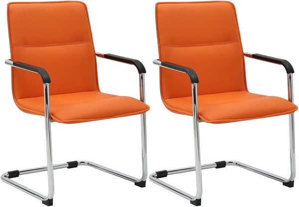 Set med 2 orange besöksstolar i konstläder med kromfärgad metallram