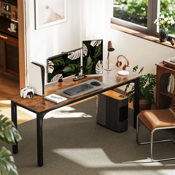 skrivebord, computerbord, rustikt design, god plads, spånplade, brun