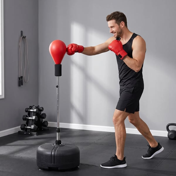 boksesæk med stativ – justerbar højde 136-154 cm, stående boksebold i kunstlæder (sort/rød) inkl. handsker, til fitness & stressaflastning