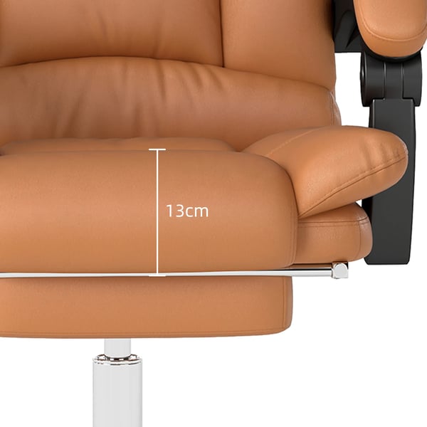 Massagestol med fotstöd och värme, kontorsstol i ljusbrunt konstläder, 135° recliner med smidig snurrfunktion