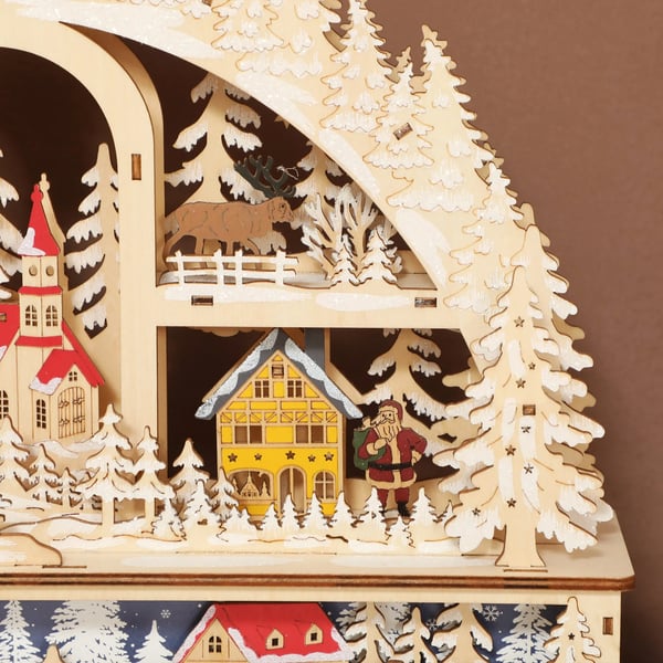 Julby med LED-belysning, 45 cm Skapad i naturträ med snögubbe, ren och träd