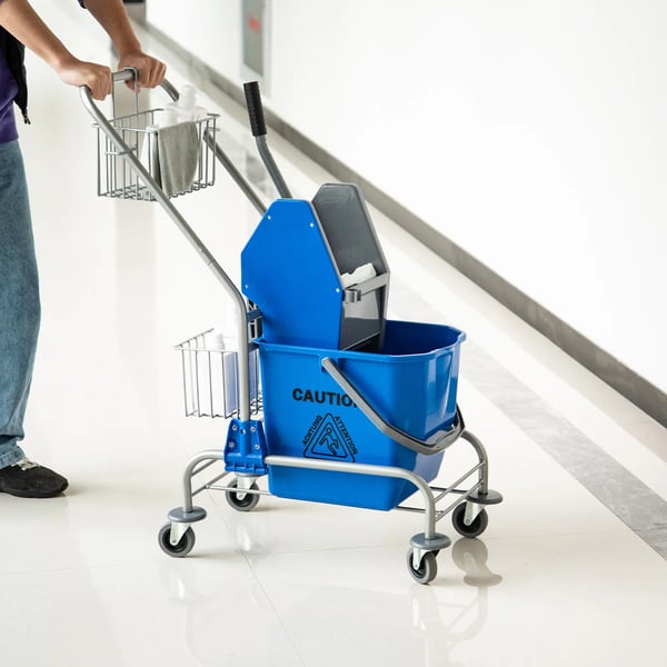 städvagn hushållsvagn professionell mopppress hink 26 L + förvaringskorg blå 73L x 45B x 95H cm