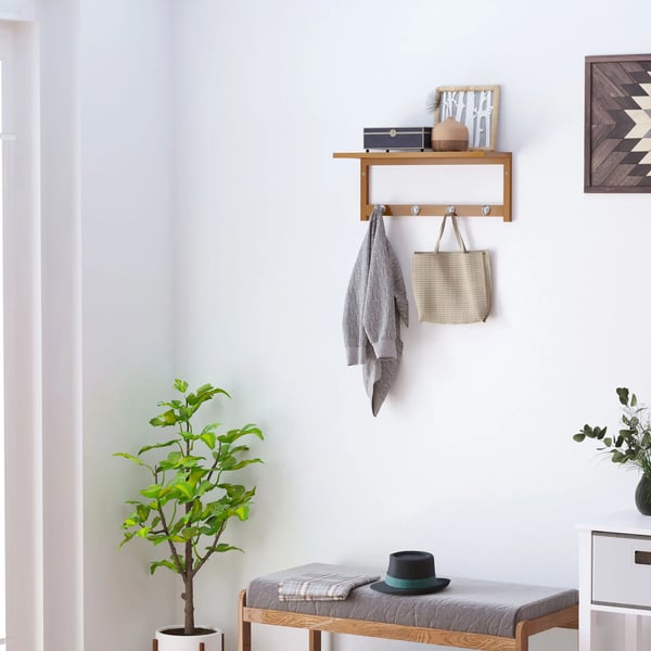 Klädhängare väggmonterad med hylla och 4 krokar, naturträ/bambu, 50x16x17.5cm