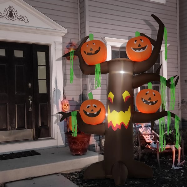 Uppblåsbar Spökträd Pumpa Halloween Dekoration Figur Luftfigur med LED-belysning, Polyester, 180x80x240cm | Aosom