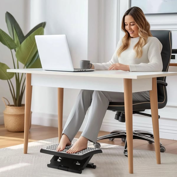 Säädettävä Ergonominen Jalkatuki, Hierontarullilla ja Liukumattomalla Pohjalla – Musta ABS