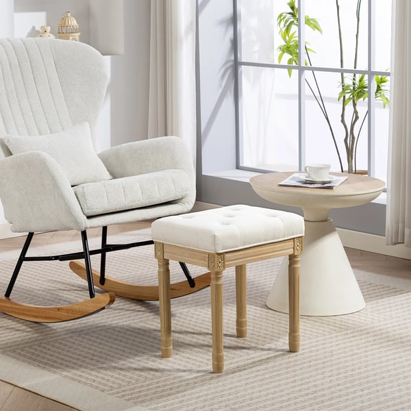 Fotpall i linneoptik, stoppad sits, beige. Bekväm och stilfull fotpall i fransk lantstil. Mått: 42 x 32 x 46,5 cm.