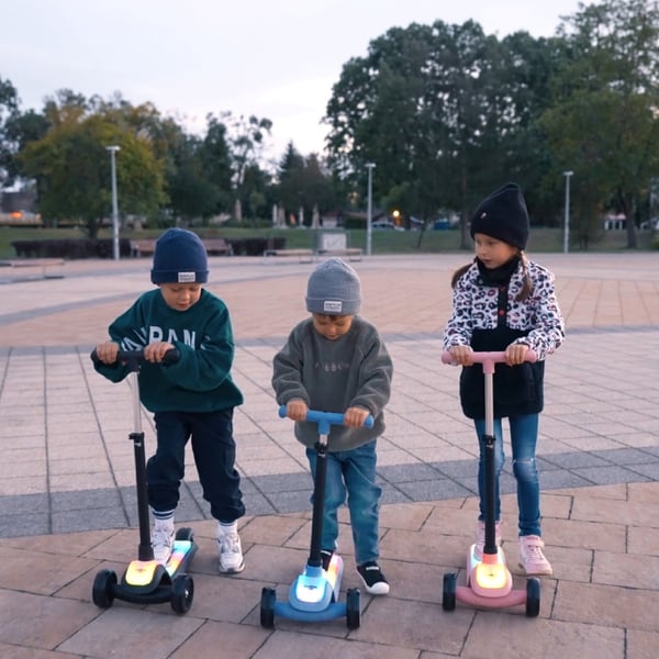Lasten skootteri LED 7 väriä 20 ohjelmaa musta Sun Baby