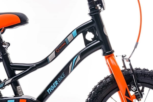 Børnecykel Tiger Bike 12" med skyvestang og støttehjul, V-bremse og fodbremse, sort-orange-turkis