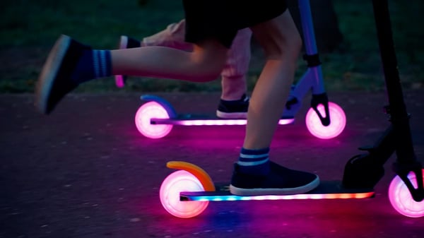 LUMI RIDE Scooter Kids 2 pyörää Sininen, kolmipyöräinen skootteri 3-vuotiaille, LED, 3 tasoa ohjaustangon korkeuden säätöä, jalkajarru
