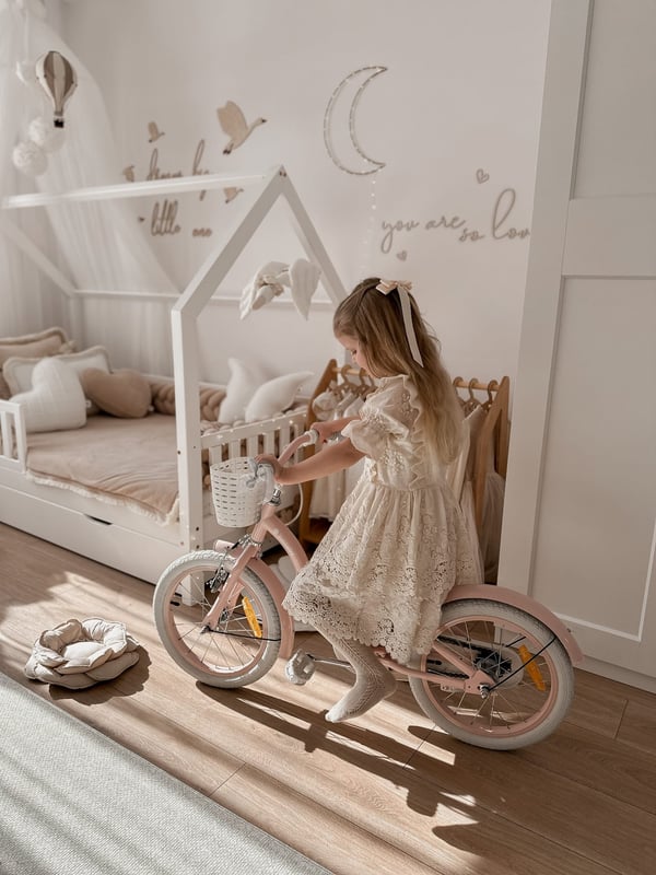 FLOWER BIKE Polkupyörä tytölle 16 tuumaa, työntötanko, sivupyörät, kori, aprikoosi