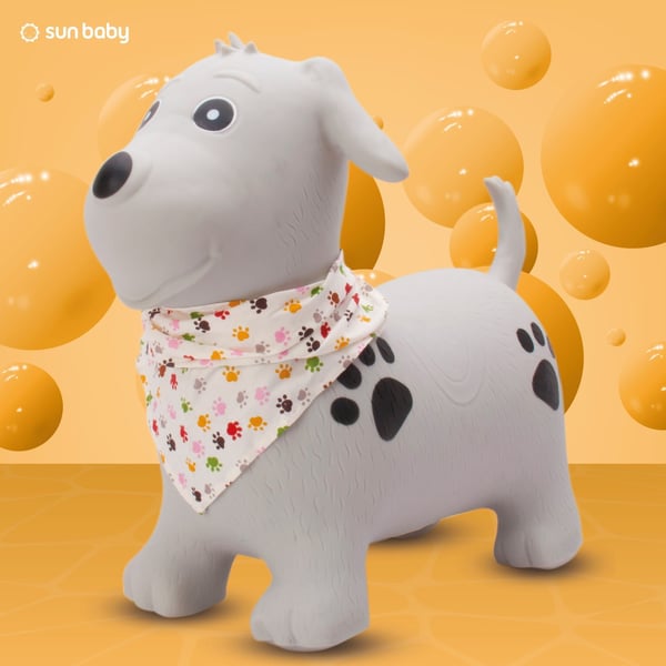 Sun Baby hoppdjur - Grå hund med bandana, med pump, 12m+, max 45 kg