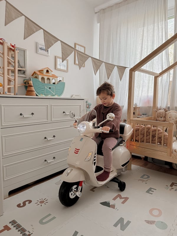 Sähköskootteri lapsille Sähkömoottoripyörä Vespa MP3 runko valkoinen Sun Baby