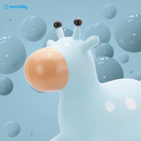 Sun Baby hoppdjur för barn Giraff blå + pump, 12m+, maxvikt 45 kg
