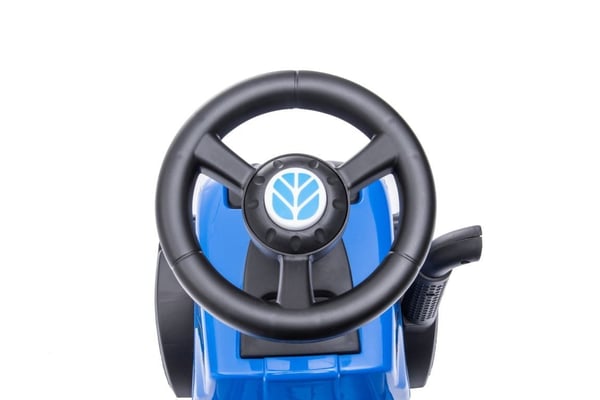 Ajettava Traktori Perävaunulla Lapsen Ensimmäiselle Syntymäpäivälle New Holland Sininen