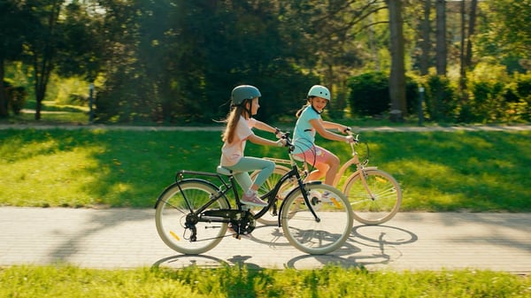 sun baby FLOWER BIKE Barncykel 24 tum - 7 växlar Shimano -pakethållare, stänkskärmar i metall, V-broms, kedjeskydd - Aprikos