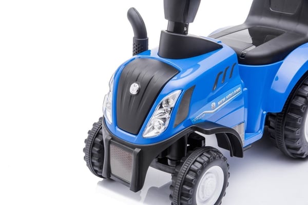 Ajettava Traktori Perävaunulla Lapsen Ensimmäiselle Syntymäpäivälle New Holland Sininen