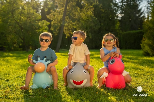 Sun Baby gummihoppare för barn Baby Shark haj, blå, med pump, maxvikt 45 kg