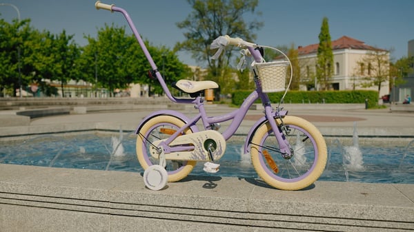 FLOWER BIKE Polkupyörä tytölle 16 tuumaa, työntötanko, sivupyörät, kori, violetti