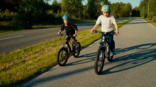 Lasten polkupyörä 20 tuumaa, poikien pyörä, 6 vaihdetta, Shimano, Verdant Juniper jousitus, musta ja kultainen