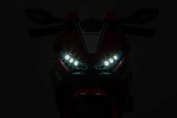 Lasten sähkömoottoripyörä Honda CBR 1000RR, valkoinen Sun Baby