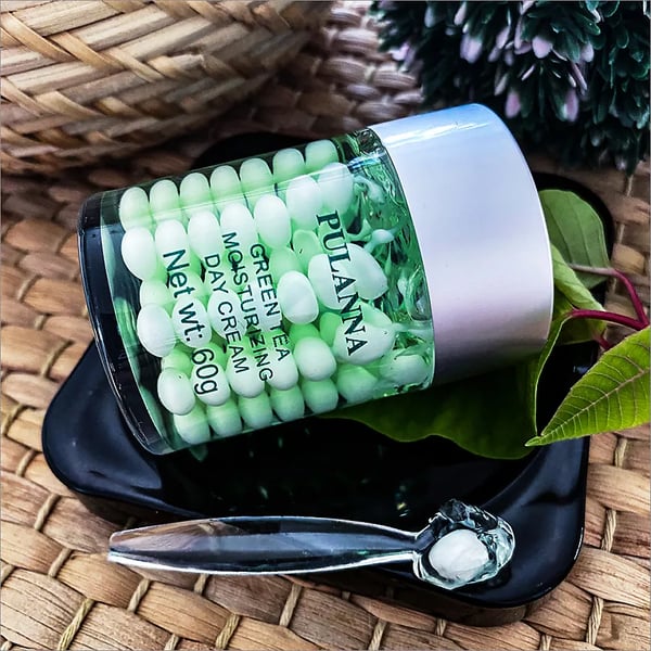 Pulanna dagcreme med grøn te - fugter og opfrisker huden intensivt - 60 ml