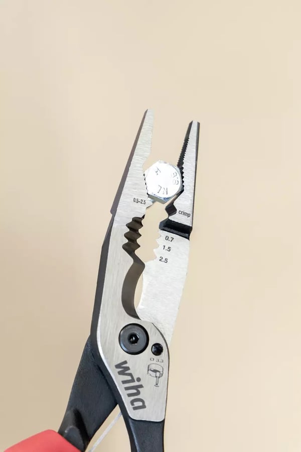 8-i-1 industriel elektrisk universal tang 225mm - HVID 45705