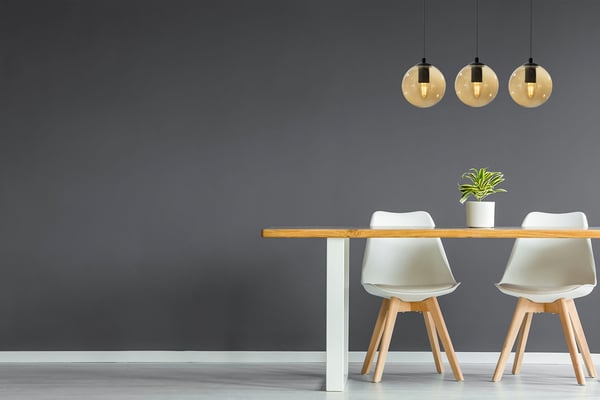 TAKLAMPA MED GLASKULA, LED-UTVAL