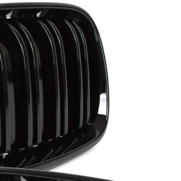 BMW 2 F23 2014- gitter mellem forlygterne (nyrerne) venstre + højre sæt SORT GLOSSY DOBBELT BAR