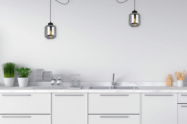 MODERNE ELEGANT HÆNGELAMPE MED GLASSKÆRM