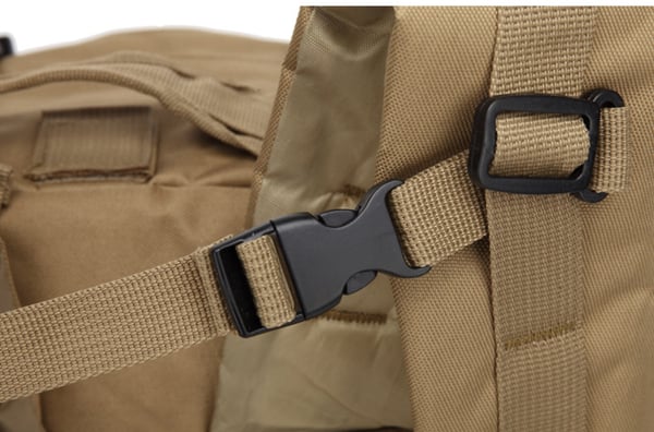 SOTILAINEN TAKTINEN REPU SUURI 50L MIITARY 4in1