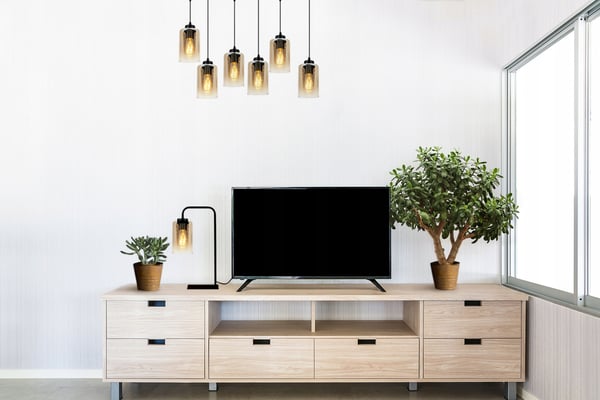 MODERNE ELEGANT HÆNGELAMPE MED GLASSKÆRM