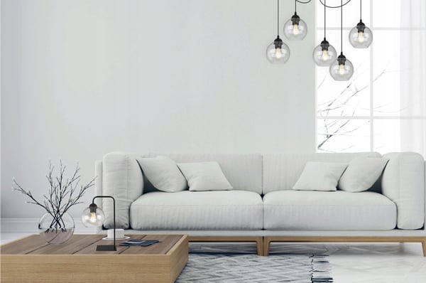 ELEGANTTI LASINEN LED-YÖPÖYTÄVALAISIMEN