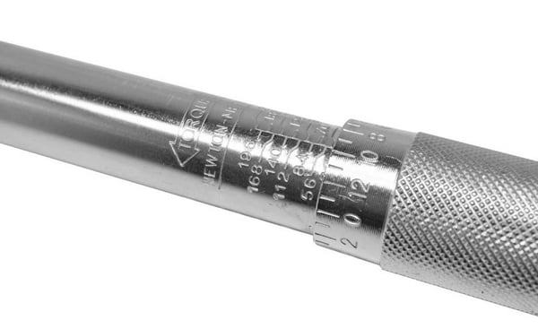 1/2" lukittava momenttiavain (40-210 Nm)