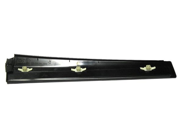 Ford Fiesta MK6 02-08 3-ovinen oikeanpuoleinen ovenpilarin suojalevy
