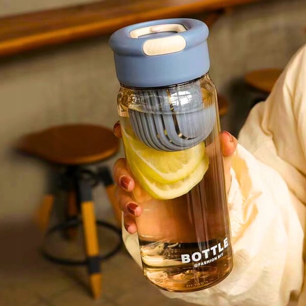 Kestävä urheilujuomapullo porrastetulla suodattimella 650 ml