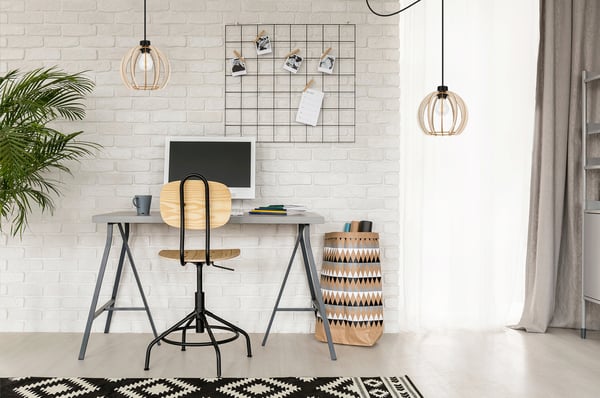 MODERN LED-TAKLAMPA I TRÄ