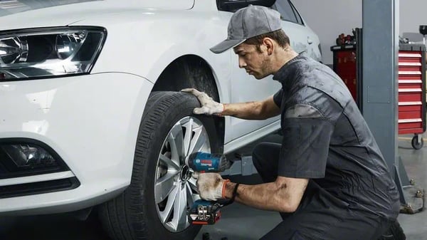 GDS18V-400 + GSB18V-50 SARJA 1 * 2,0 AH + 1 * 5,0 AH - B 6019K0003
