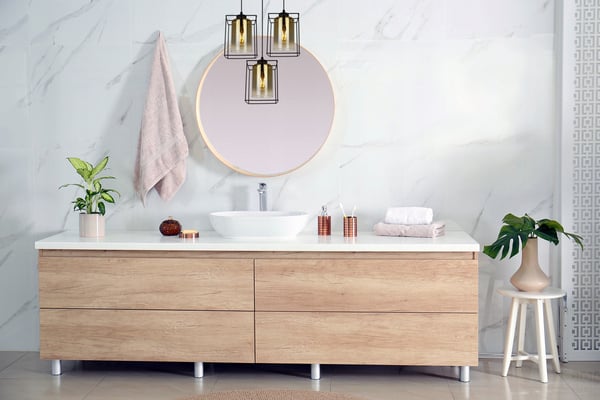 MODERNE ELEGANT HÆNGELAMPE MED GLASSKÆRM