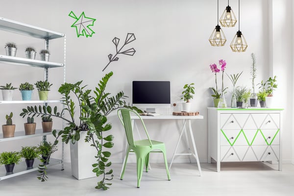 MODERNE ELEGANT HÆNGELAMPE I METAL MED LAMPESKÆRM