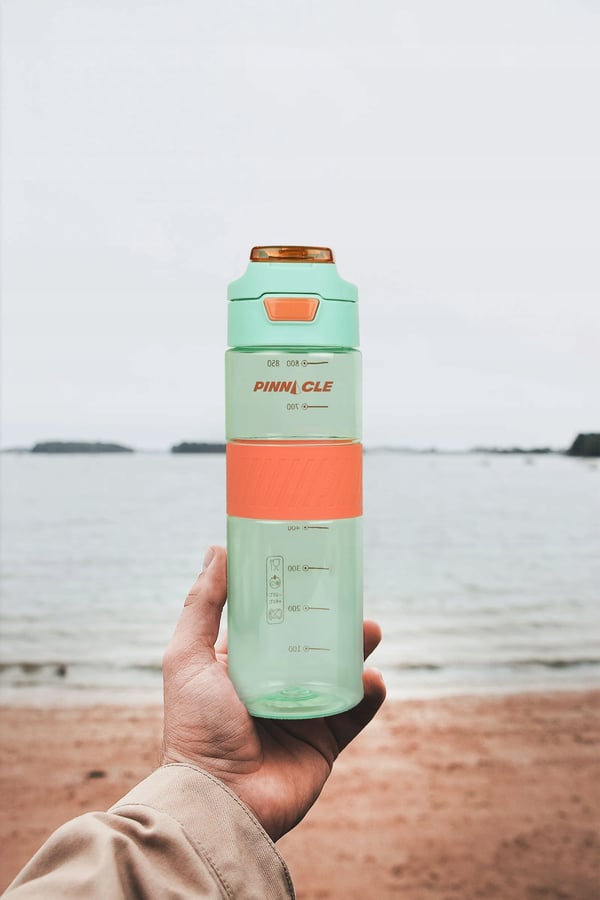 Pinnacle PHY-B-1001 650 ml urheilujuomapullo kahvalla, sininen