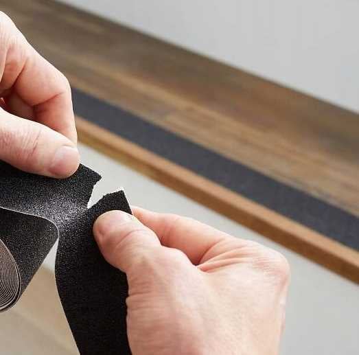 MOTIVE Glat sort griptape 5 m 020 217
